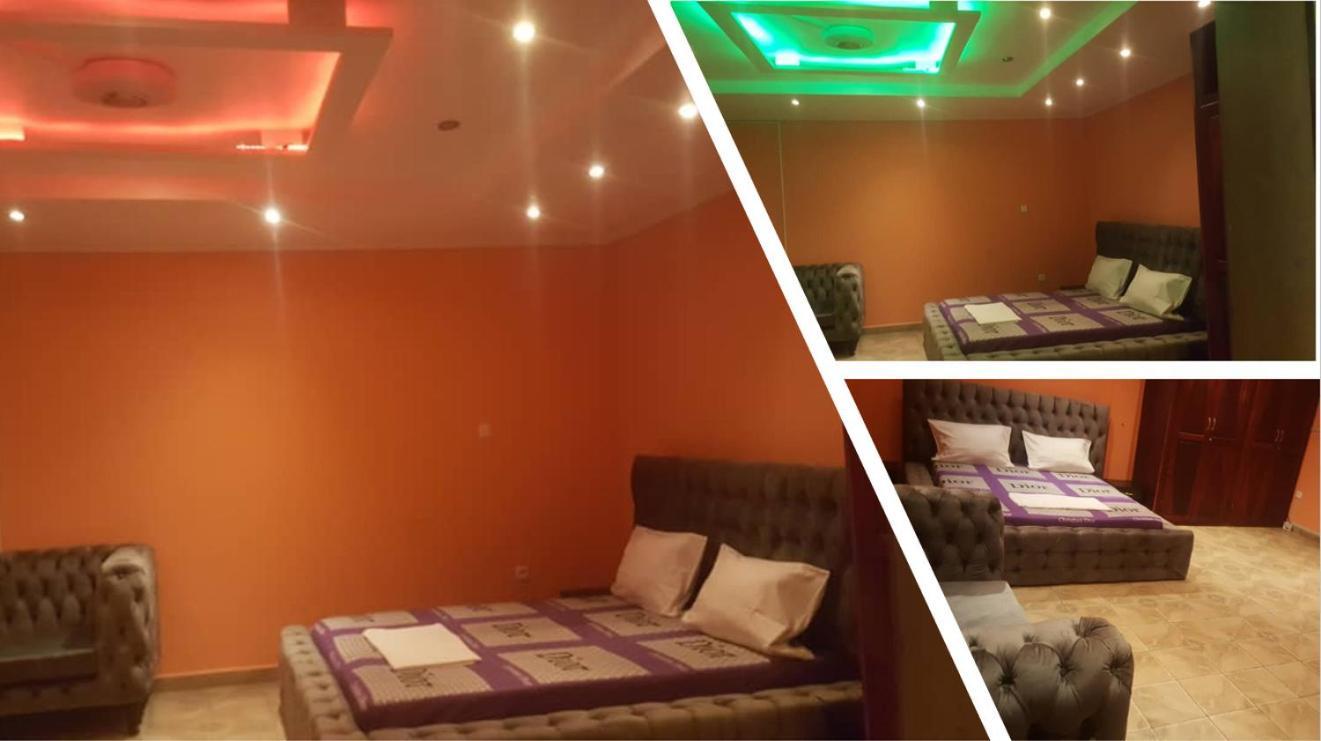 Cave Royale - Chambres-Studios-Apparts Meubles - Logpom Hopithal Des Soeurs Apres Camara Laye Douala Ngoại thất bức ảnh