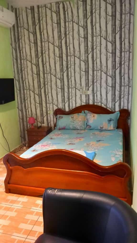 Cave Royale - Chambres-Studios-Apparts Meubles - Logpom Hopithal Des Soeurs Apres Camara Laye Douala Ngoại thất bức ảnh